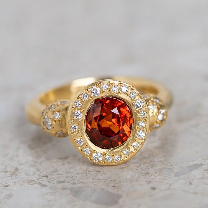 Mandarin Garnet Talisman Ring in 18ct Yellow Gold, size P (In Stock)