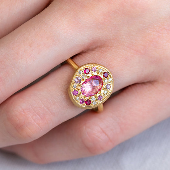 Shades of Pink Sapphire Pebble Ring