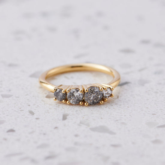 Load image into Gallery viewer, One-off Salt and Pepper Diamond Splice In 18ct Yellow Gold, Size L (In Stock)
