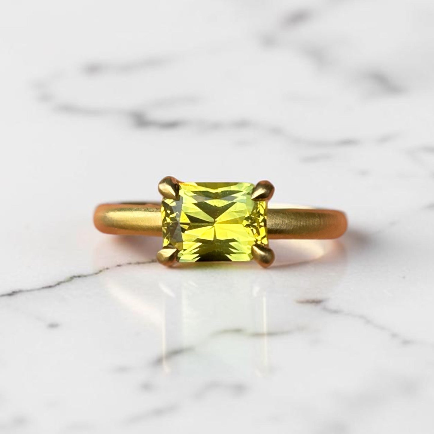 One-off Chunky Claw Set Parti Sapphire Ring in 18ct Yellow Gold, Size O (In Stock)
