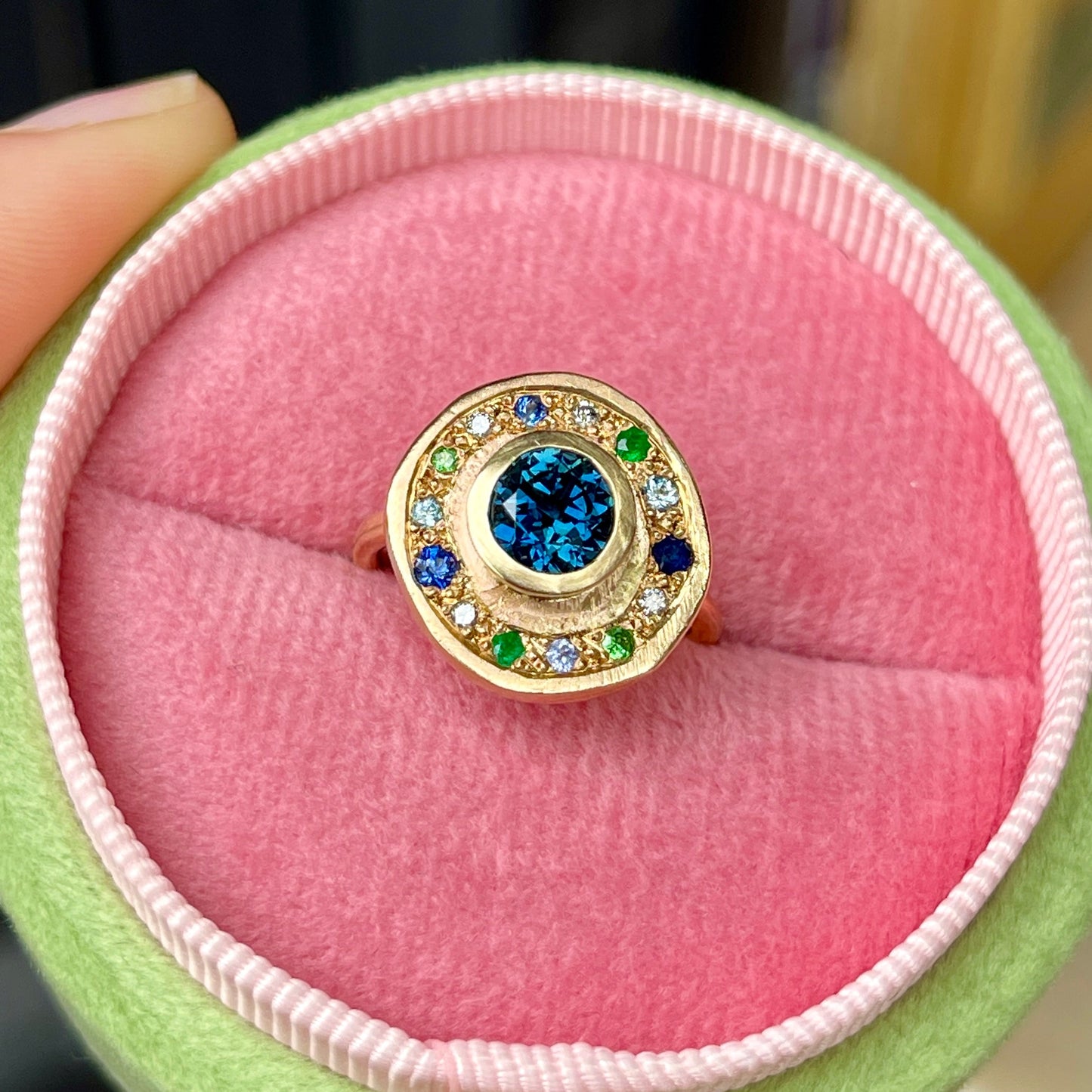 Sapphire Orbitting Pebble Ring in 18ct Yellow Gold, Size J (In Stock)