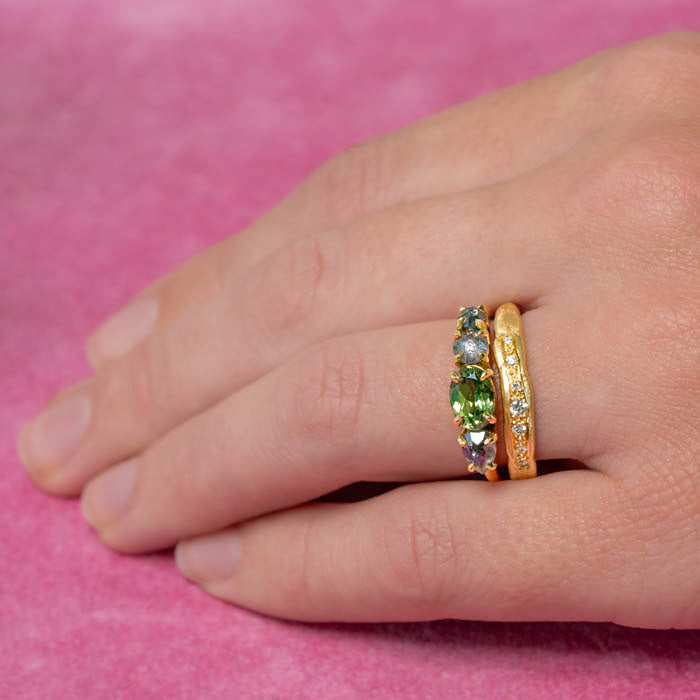 One-off Green Sapphire and Salt and Pepper Diamond Splice Ring in 18ct ...