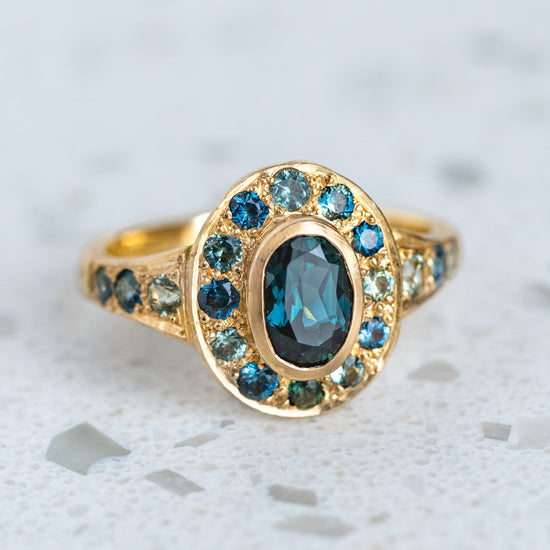 Load image into Gallery viewer, Large Oval Parti Sapphire Roman Ring
