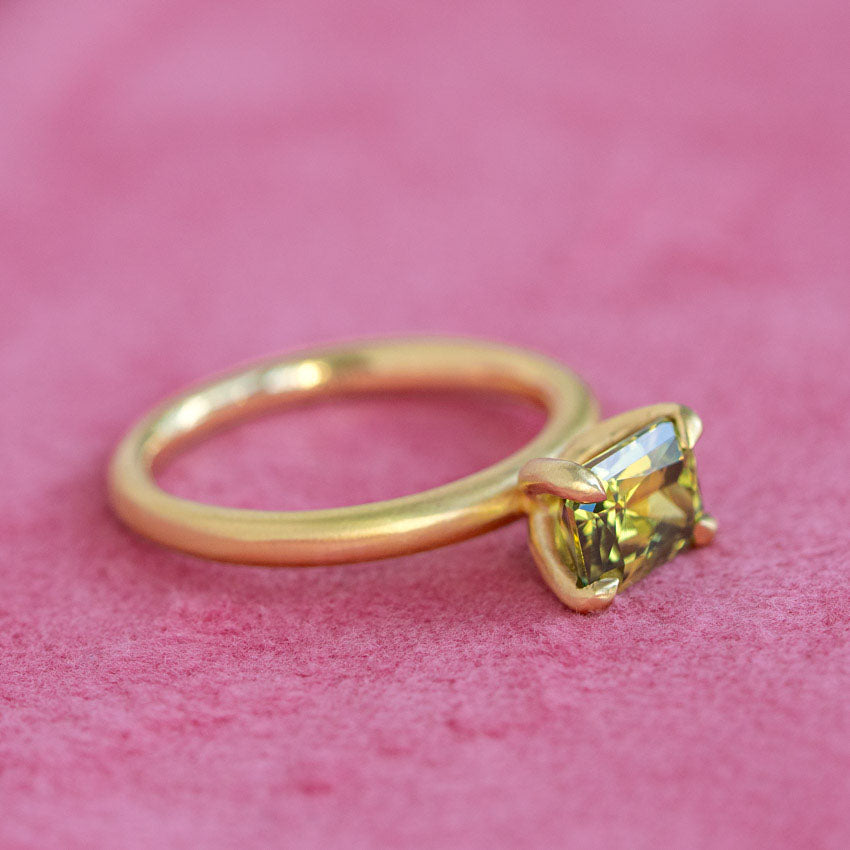 One-off Chunky Claw Set Parti Sapphire Ring in 18ct Yellow Gold, Size O (In Stock)