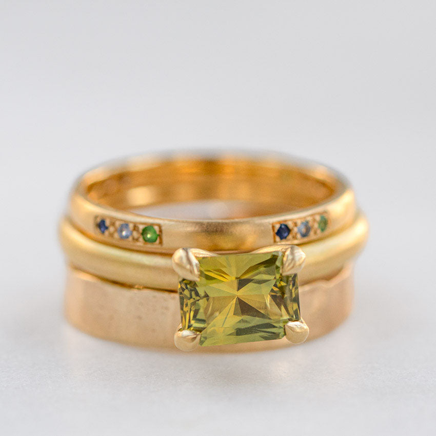 One-off Chunky Claw Set Parti Sapphire Ring in 18ct Yellow Gold, Size O (In Stock)