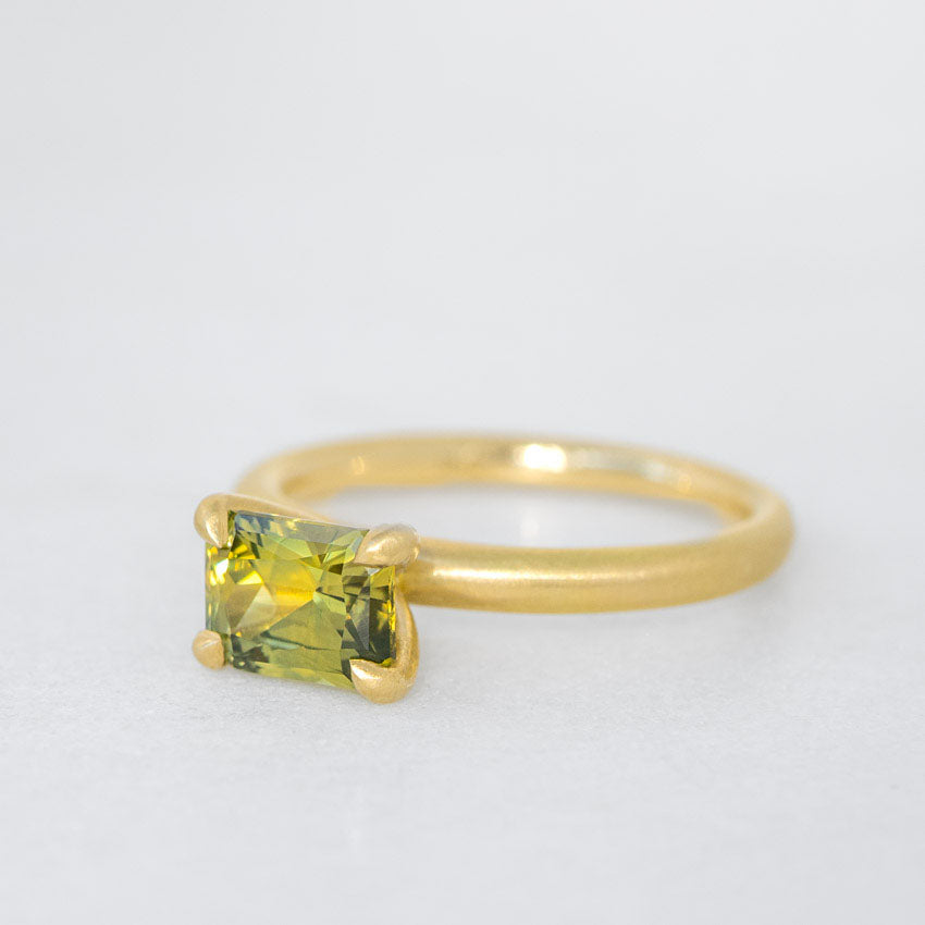 One-off Chunky Claw Set Parti Sapphire Ring in 18ct Yellow Gold, Size O (In Stock)