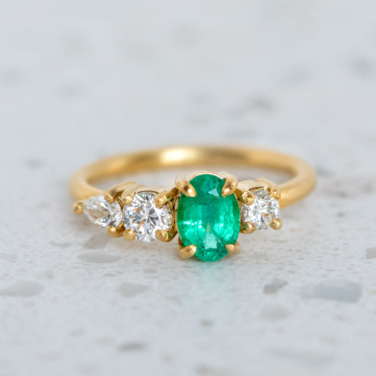 Load image into Gallery viewer, Emerald And Diamond Splice Ring
