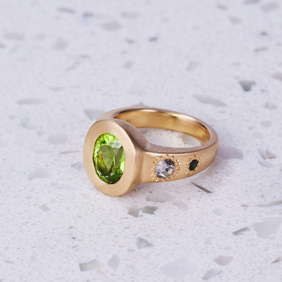 Load image into Gallery viewer, Peridot Sun Punch Ring in 14ct Yellow Gold, Size K (In Stock)
