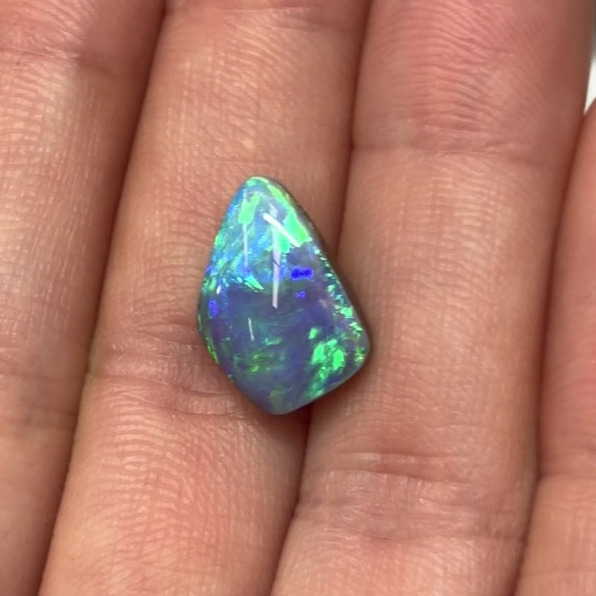 Load and play video in Gallery viewer, 2: Queensland Boulder Opal 4.80ct
