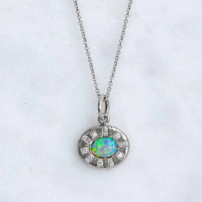 Load image into Gallery viewer, Sun Ray Pebble Necklace

